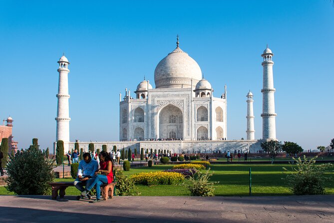 Taj Mahal and Agra Fort Tour From Delhi By Car - Two hours inside the Taj Mahal