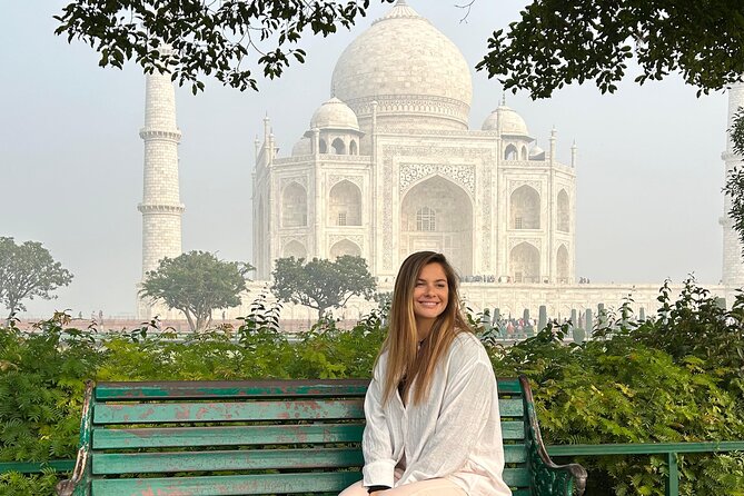Taj Mahal and Agra Private Car Tour from Delhi with 5 Star Lunch - The long road from Delhi to Agra