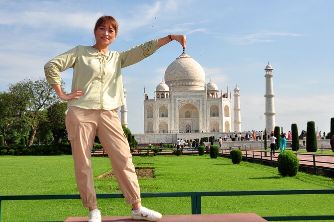 Taj Mahal and Agra Private Car Tour from Delhi with 5 Star Lunch - A five-star meal at DoubleTree by Hilton