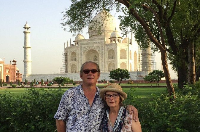 Taj Mahal Day Tour From Delhi By Private Cab -All Inclusive - What the private car adds to the day