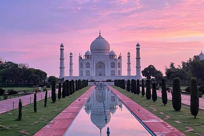 Taj Mahal Day Trip by Fastest Train From Delhi - All Inclusive - Entering the Taj Mahal around 10 AM