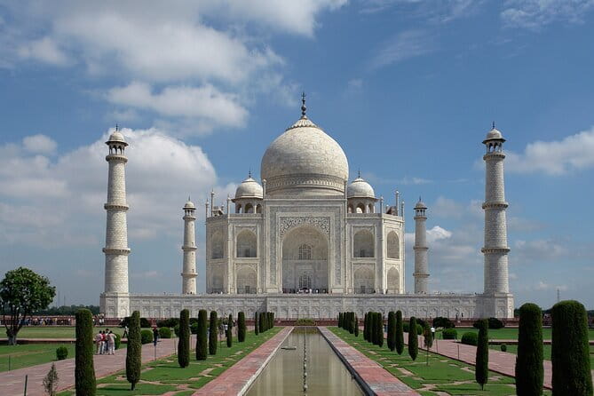 Taj Mahal Day Trip from New Delhi Airport - A sunrise start from New Delhi Airport