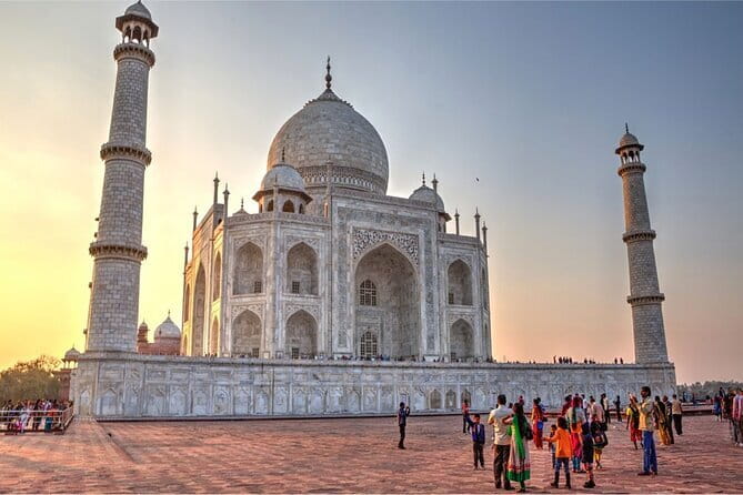 Taj Mahal Day Trip from New Delhi Airport - Walking through Agra Fort and Mughal power