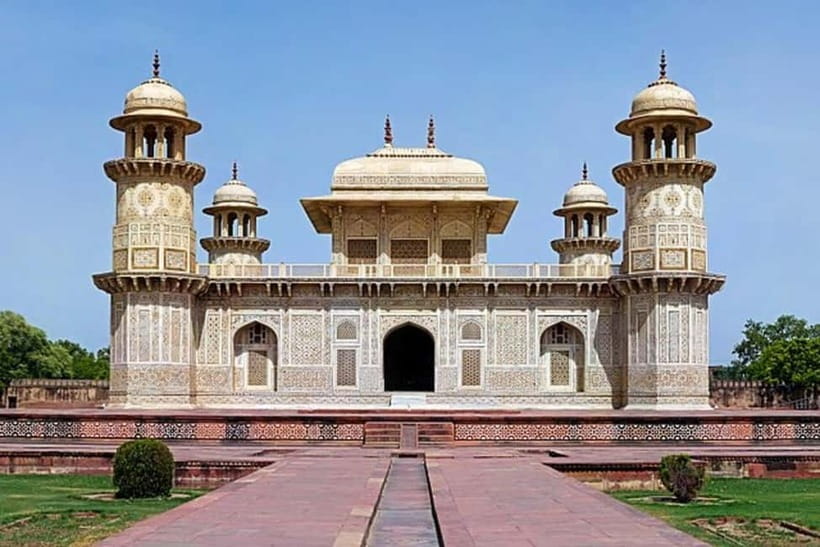 Taj Mahal: Express Entry Ticket For Sunset Tour with guide - Entering the Taj Mahal with less waiting