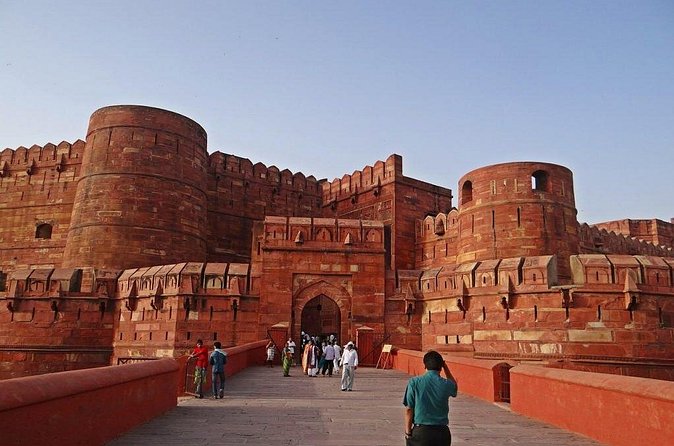 Taj Mahal Overnight Trip From New Delhi - Breakfast, Checkout, and the Road to Fatehpur Sikri