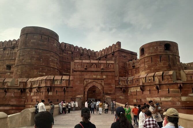 Taj Mahal Private Day Tour From Delhi with Transportation - Walking through Agra Fort’s red sandstone courts