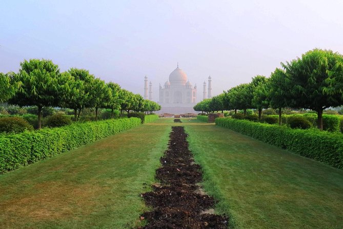 Taj Mahal Private Tour by Gatimaan Express Train - Who will get the most from this day