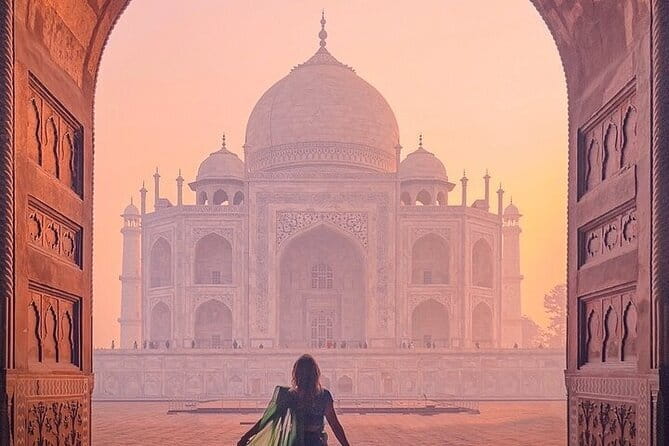 Taj Mahal same day luxurious Tour by Superfast Train from Delhi - Key points at a glance