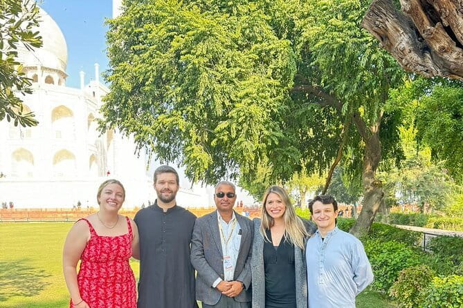 Taj Mahal same day luxurious Tour by Superfast Train from Delhi - Meeting your guide at Agra station