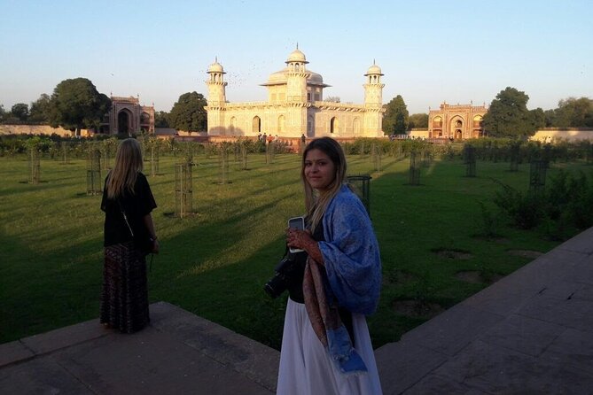 Taj Mahal Same Day Tour by Fast Track to the Taj - The Taj Mahal: two hours with India’s great symbol