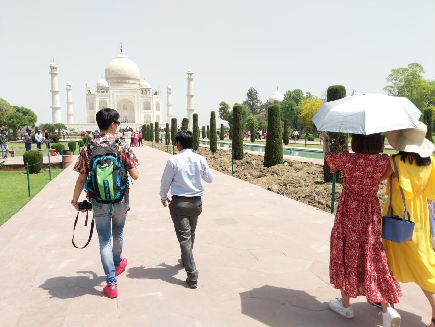 Taj Mahal: Shared Group Tour with Transfer from New Delhi - Shared group or private-feeling day?