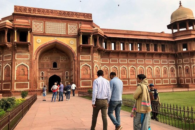 Taj Mahal Sharing Same Day Trip From Delhi Including all - One hour inside Agra Fort