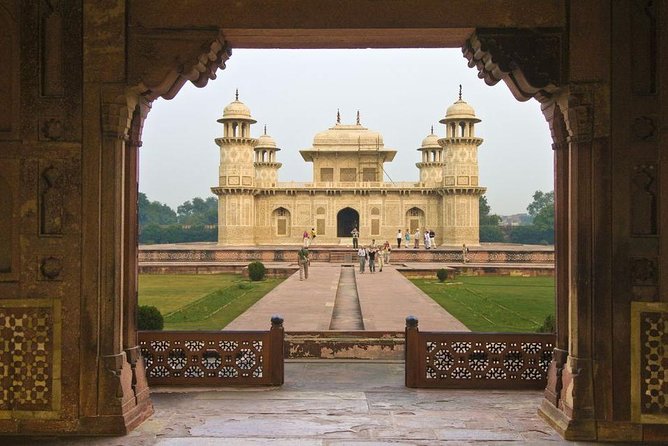 Taj Mahal Sunrise & Agra Fort Private Tour from Delhi - What the $15 price really means