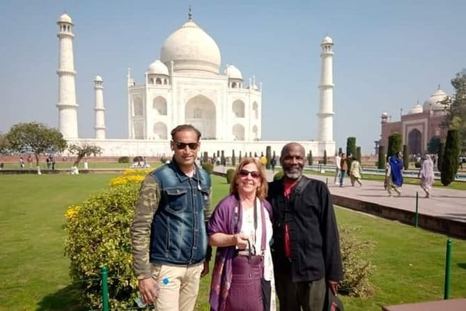 Taj Mahal Sunrise Tour From Delhi by Car - What the private guide changes