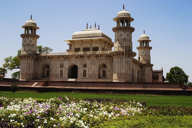 Taj Mahal Sunrise Tour from New Delhi - Breakfast after the early visit