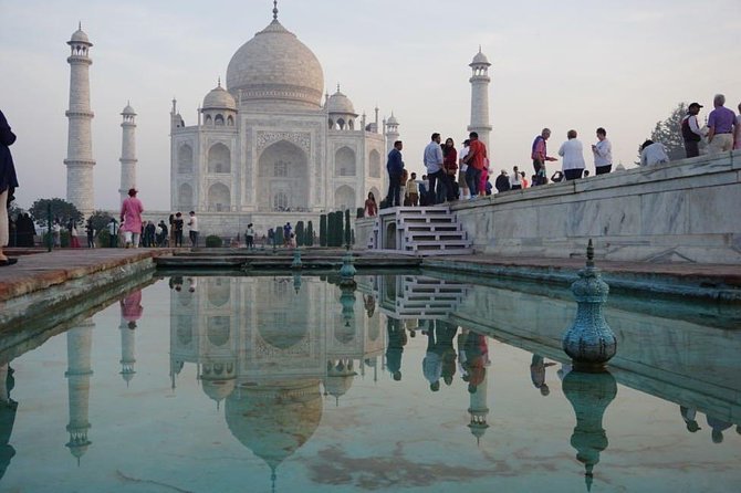 Taj Mahal Tour by Gatimaan Express Train With Lunch At 5 Star Hotel - What the private format changes