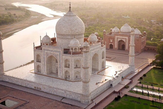 Taj Mahal Tour by Gatiman from Delhi - Lunch, train meals, and what the price really covers