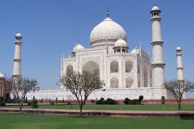 Taj Mahal Tour from Delhi by India's Fastest Train (GATIMAAN EXP) - The private car and guide make the busy schedule workable
