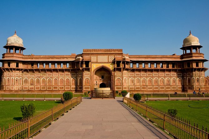 Taj Mahal Tour from Delhi by India's Fastest Train (GATIMAAN EXP) - The Taj Mahal: three hours for India’s most famous sight