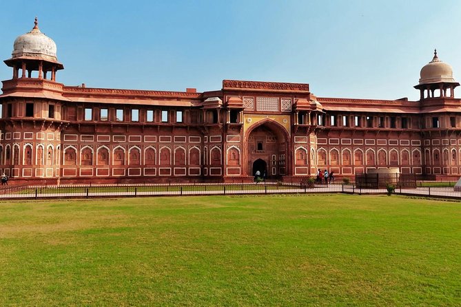 "Taj Mahal" Tour from Delhi by India's Fastest Train (Gatiman Express) - Seeing the Taj Mahal with a private guide