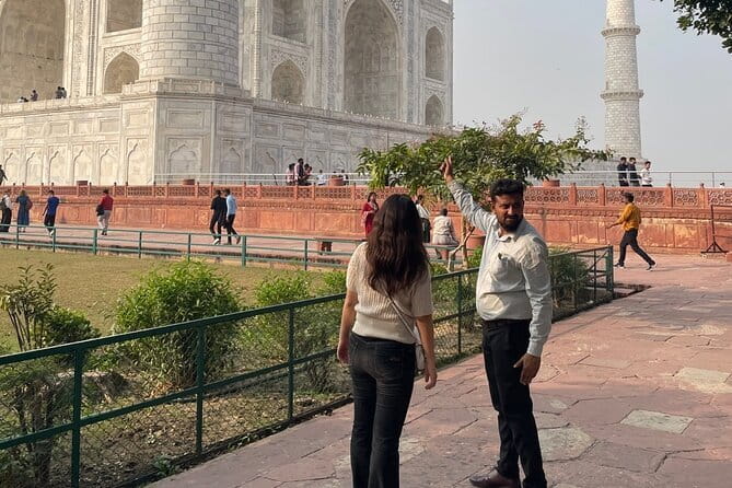 Taj Mahal Tour From Delhi— Private Day Trip with Agra Fort - The three-hour ride from New Delhi