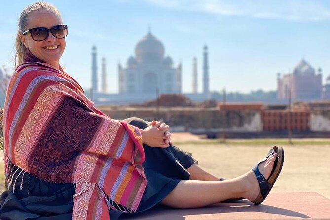Taj Mahal Tour From Delhi with Tickets : Private Tour - Lunch at the DoubleTree by Hilton Hotel Agra