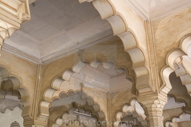 Taj Mahal Tour same day Gatimaan Express - Delhi-Agra Train tour - Two hours at the Taj Mahal