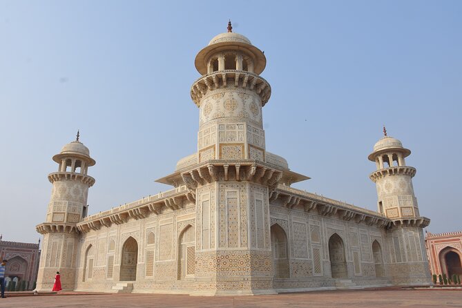 Taj Mahal Tour with High-Speed Train Experience - All Inclusive - Lunch at Courtyard Agra