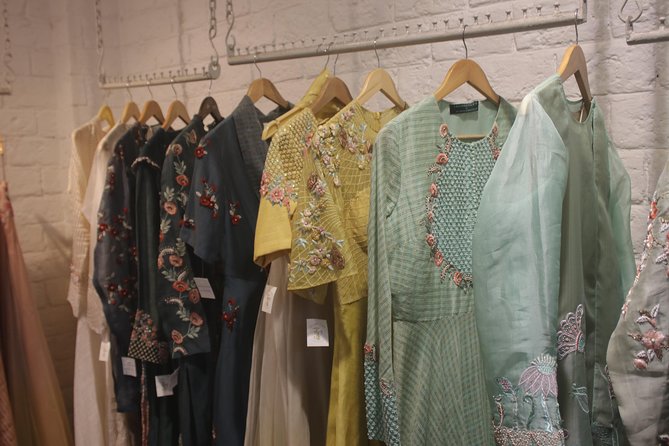 The Indian Wedding Tour : Dance, Textile, Workshops all inclusive - Starting in Shahpur Jat with wedding clothes and customs