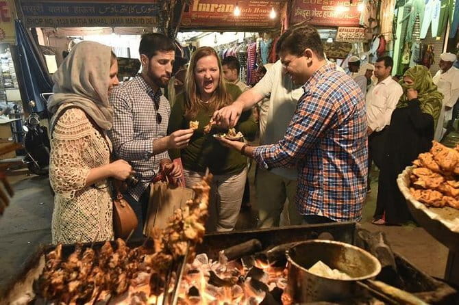 Tour a Nueva y Vieja Delhi Con Guía en Idioma Español - Chandni Chowk and the rickshaw ride