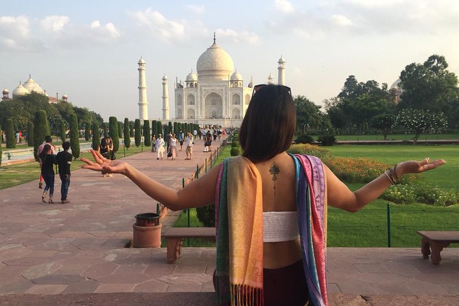 Tour The Taj Mahal - Agra Fort and the story behind the walls