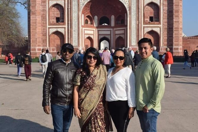 Tour to Akshardham temple with Guide and Delhi Transfer - Deciding on the evening light and sound show