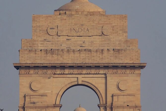 Tuk Tuk Delhi Experience - India Gate puts Delhi’s public story on display